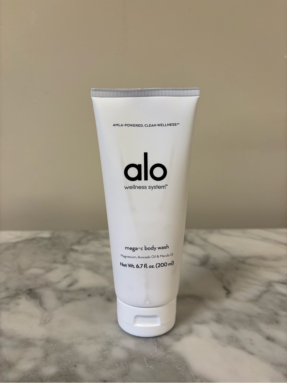 ALO Yoga Mega-C Body Wash - White